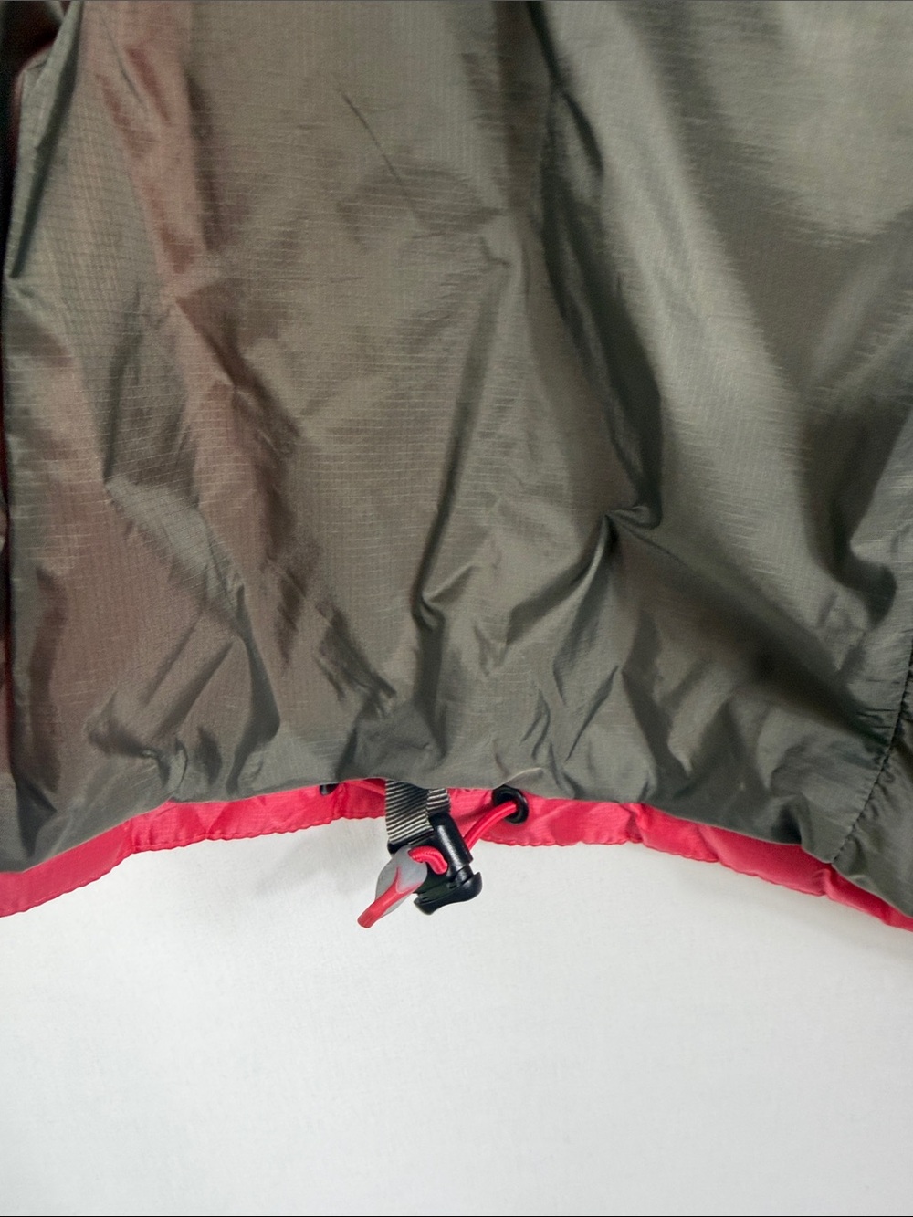 L.L. Bean Women's Quilted Puffer Vest in Pink, Gray Trim. Size M. Primaloft - Picture 7 of 7